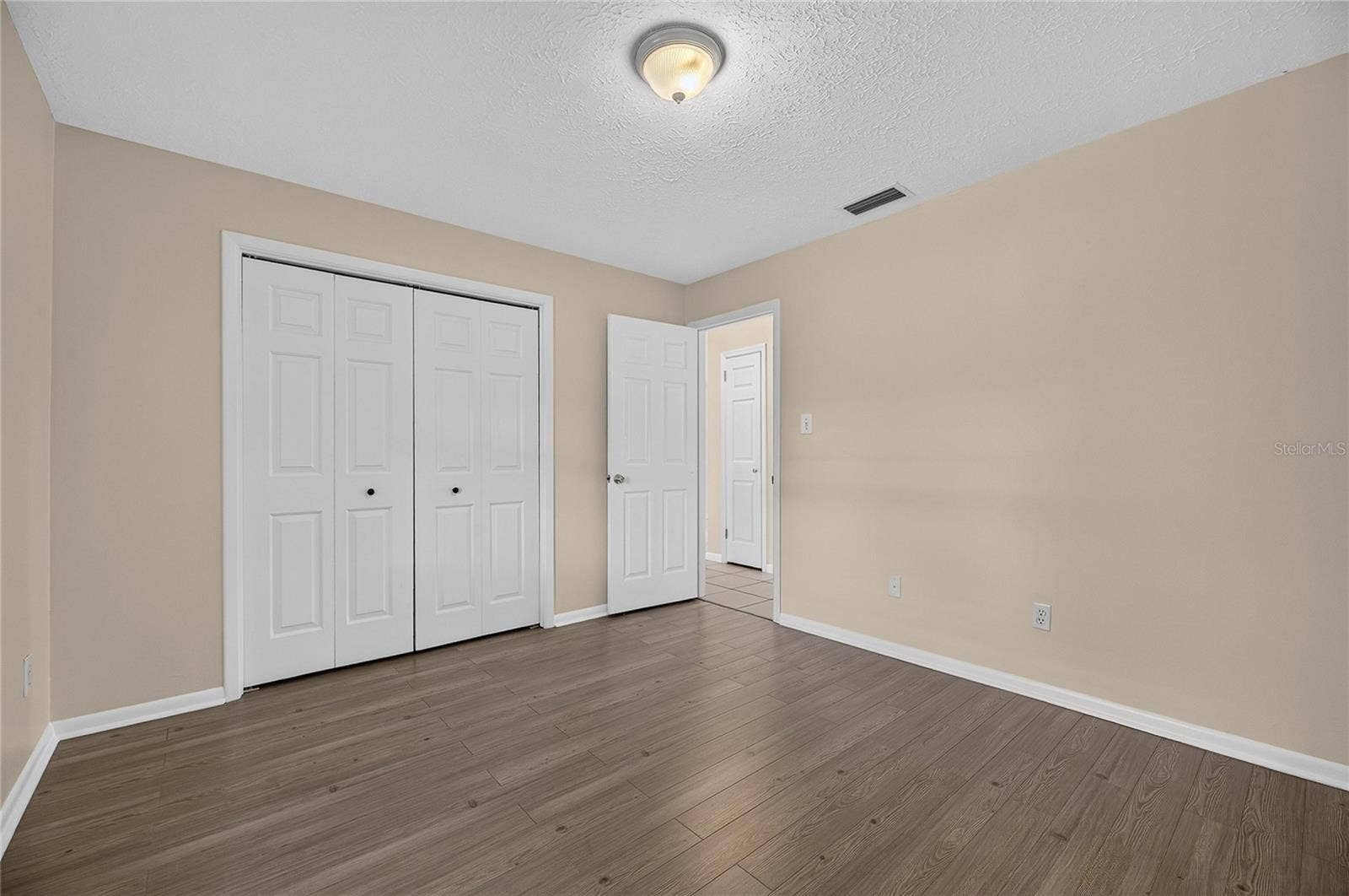 8904 W FLORA STREET, Tampa, FL 33615