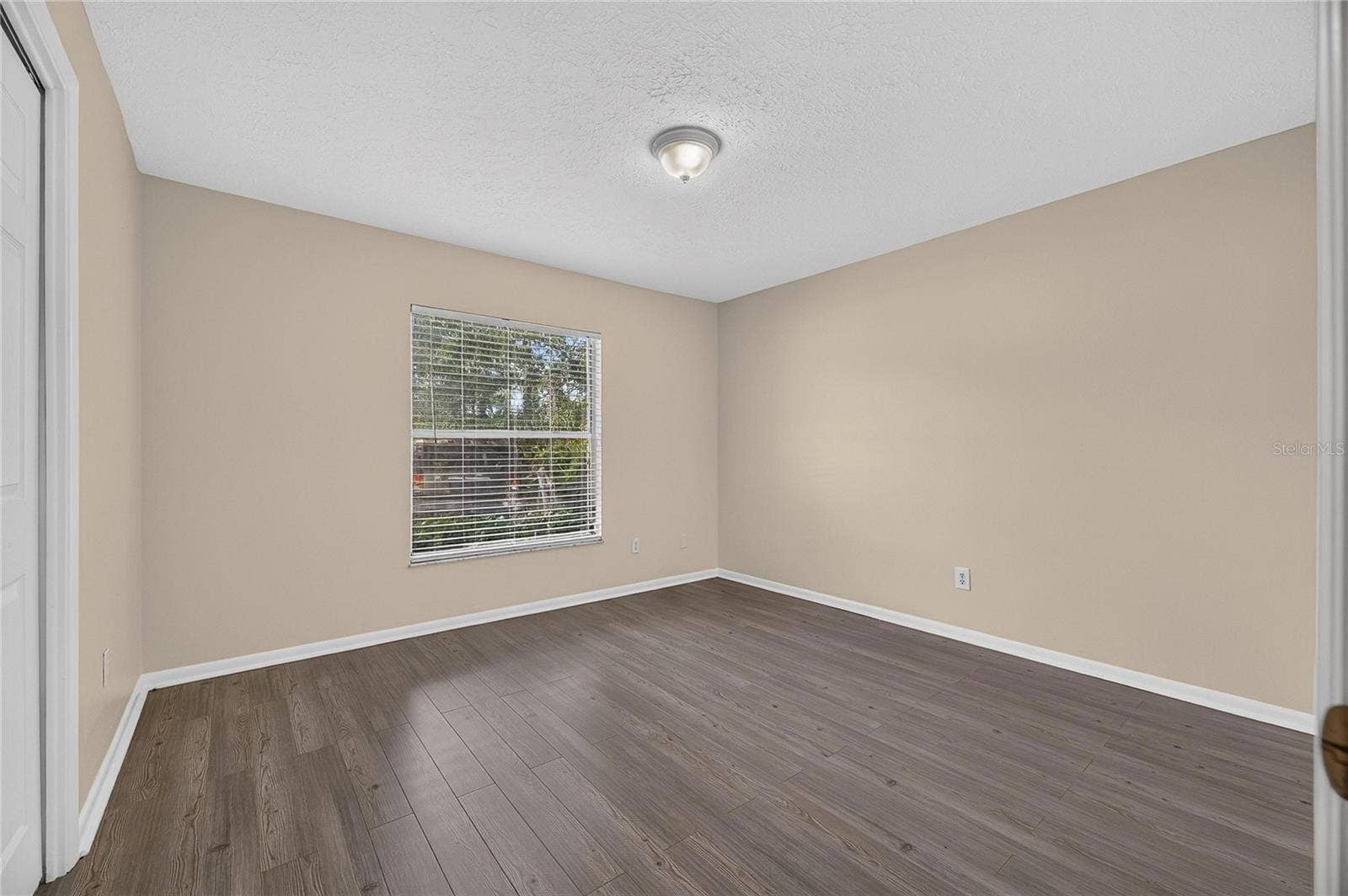8904 W FLORA STREET, Tampa, FL 33615