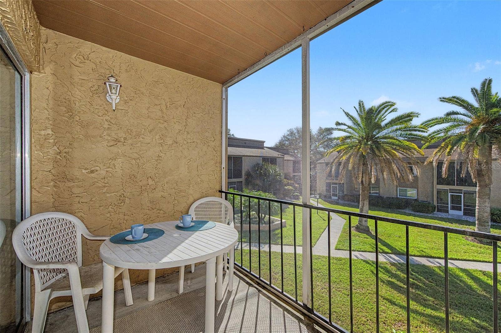 1575 GREENLEA DRIVE, #4, Clearwater, FL 33755 1575 GREENLEA DRIVE, #4, Clearwater, FL 33755