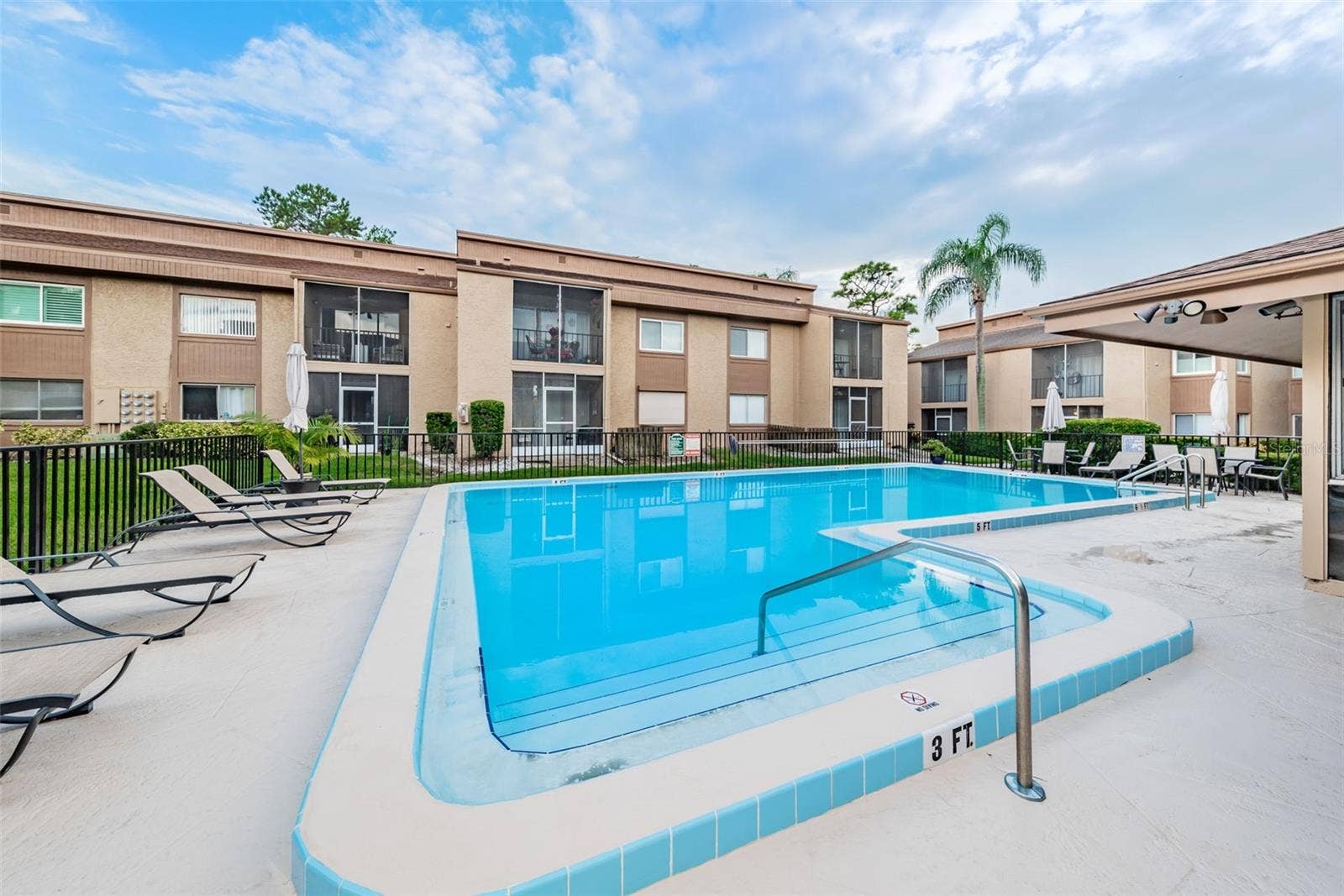 1575 GREENLEA DRIVE, #4, Clearwater, FL 33755 1575 GREENLEA DRIVE, #4, Clearwater, FL 33755