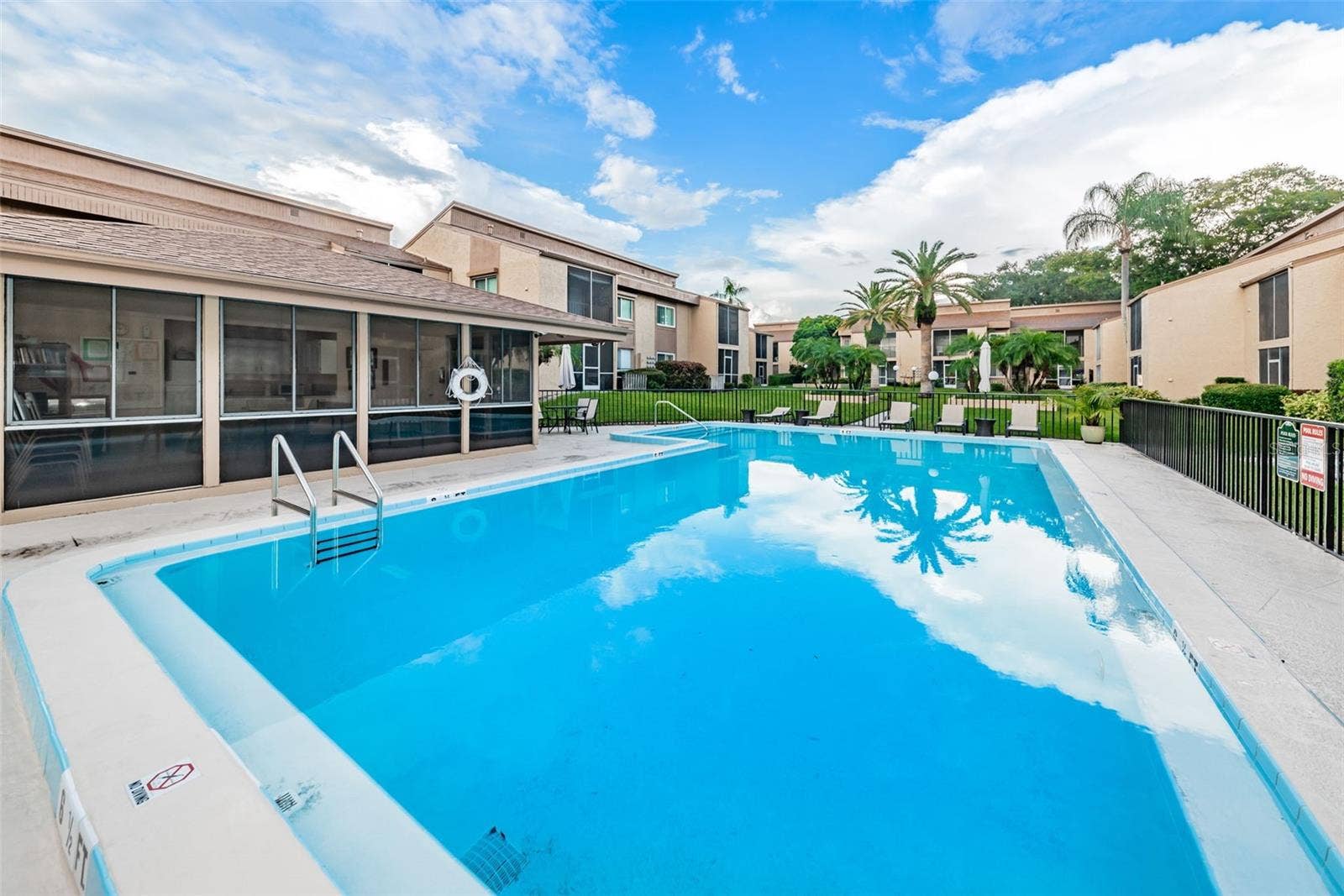 1575 GREENLEA DRIVE, #4, Clearwater, FL 33755 1575 GREENLEA DRIVE, #4, Clearwater, FL 33755