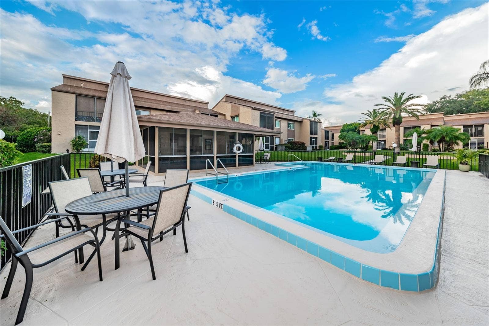1575 GREENLEA DRIVE, #4, Clearwater, FL 33755 1575 GREENLEA DRIVE, #4, Clearwater, FL 33755