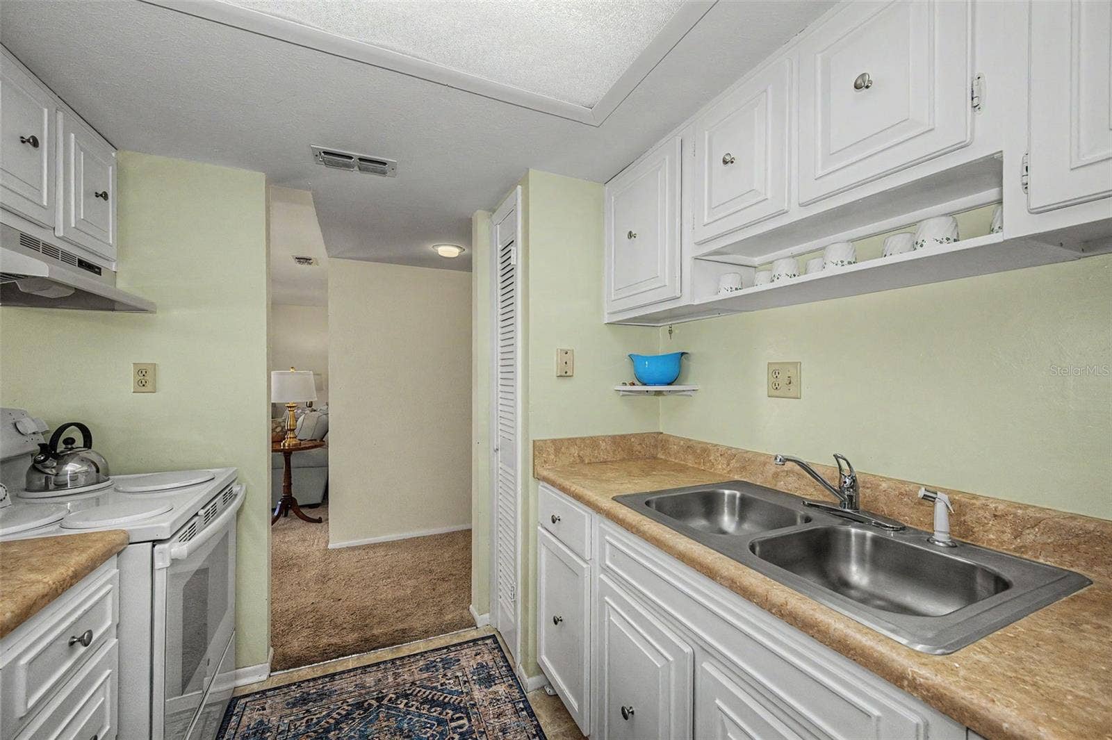 1575 GREENLEA DRIVE, #4, Clearwater, FL 33755 1575 GREENLEA DRIVE, #4, Clearwater, FL 33755