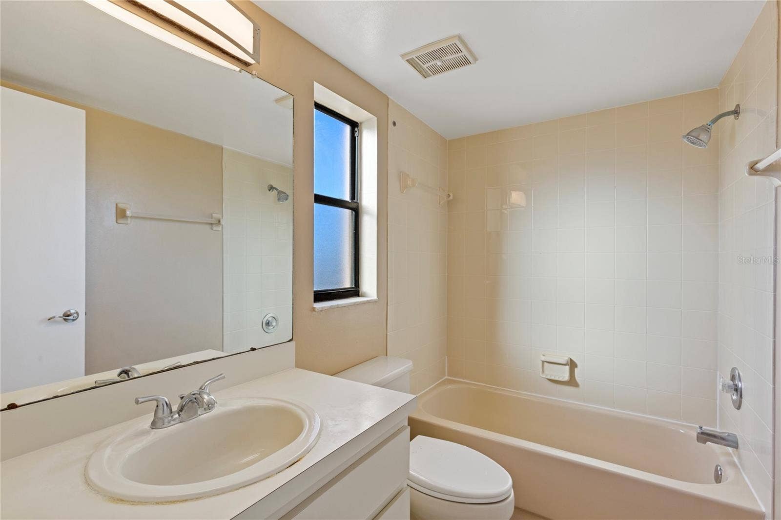 145 116TH AVENUE, #301, Treasure Island, FL 33706 145 116TH AVENUE, #301, Treasure Island, FL 33706