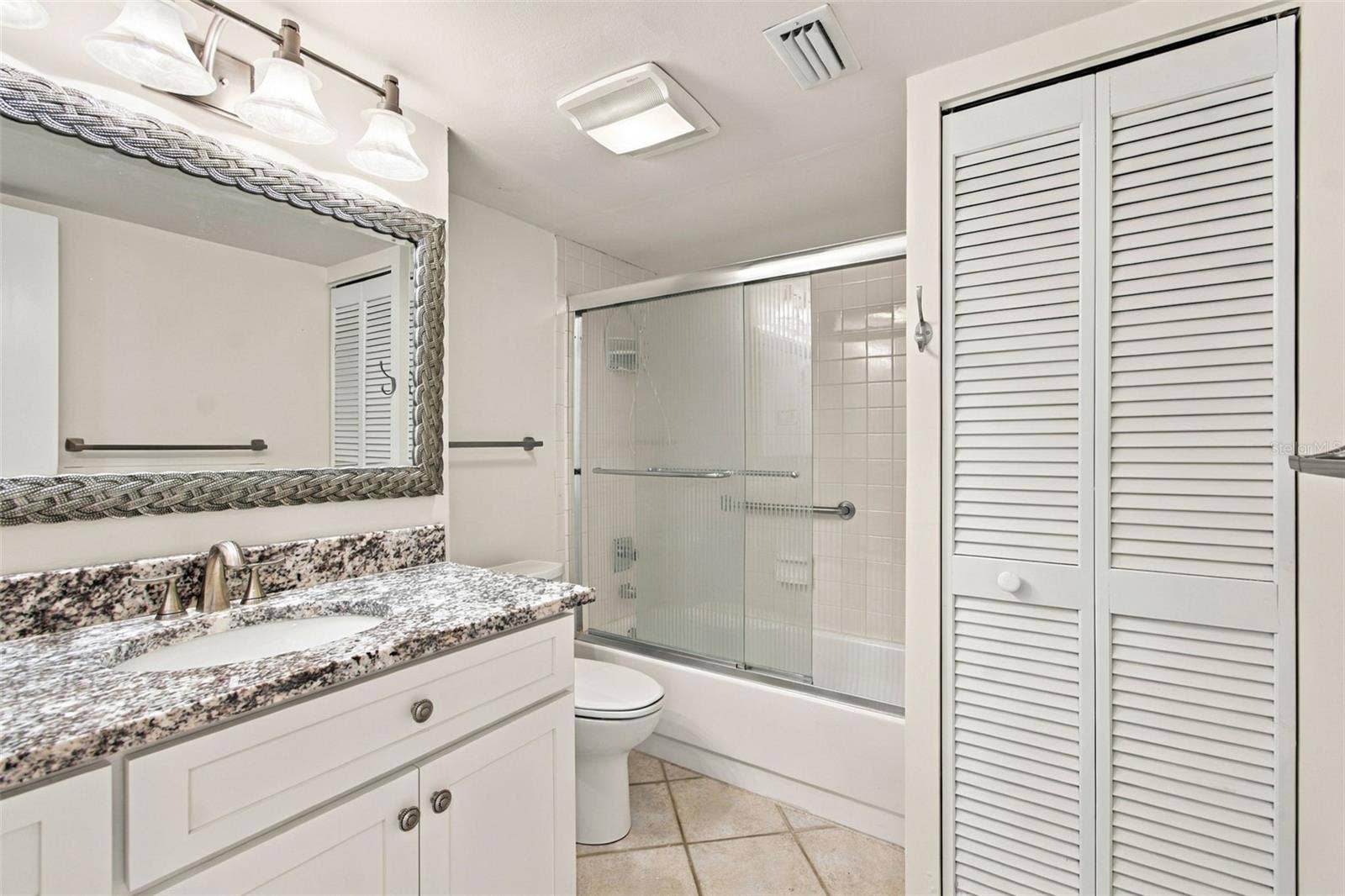 6035 SEA RANCH DRIVE, #502, Hudson, FL 34667 Guest bathroom