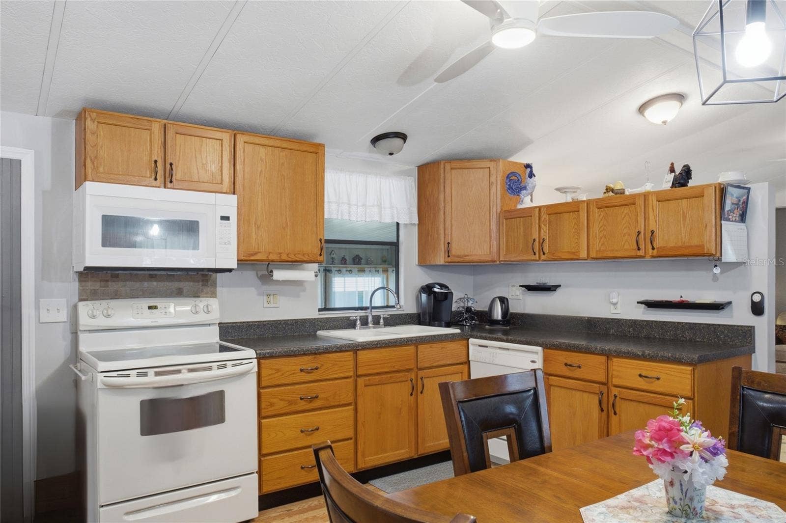 4121 JOYFUL LANE, Zephyrhills, FL 33541 4121 JOYFUL LANE, Zephyrhills, FL 33541