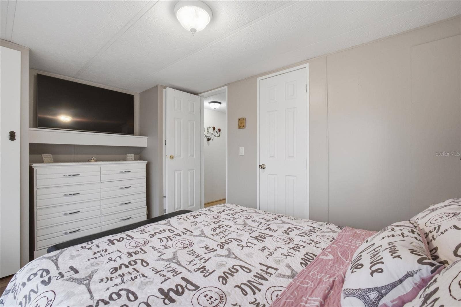 4121 JOYFUL LANE, Zephyrhills, FL 33541 4121 JOYFUL LANE, Zephyrhills, FL 33541