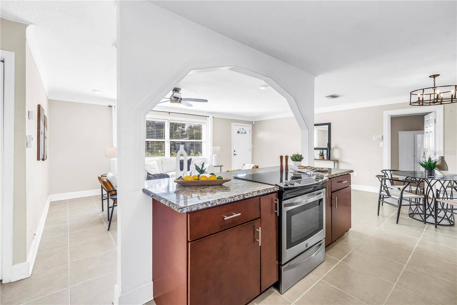 6173 37TH AVENUE N, St Petersburg, FL 33710