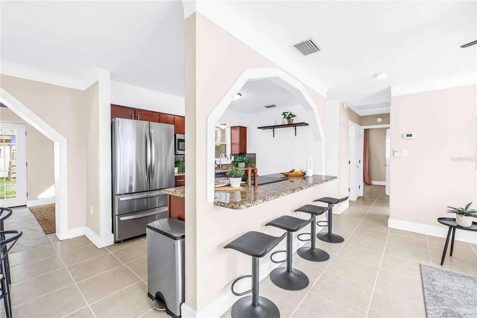 6173 37TH AVENUE N, St Petersburg, FL 33710