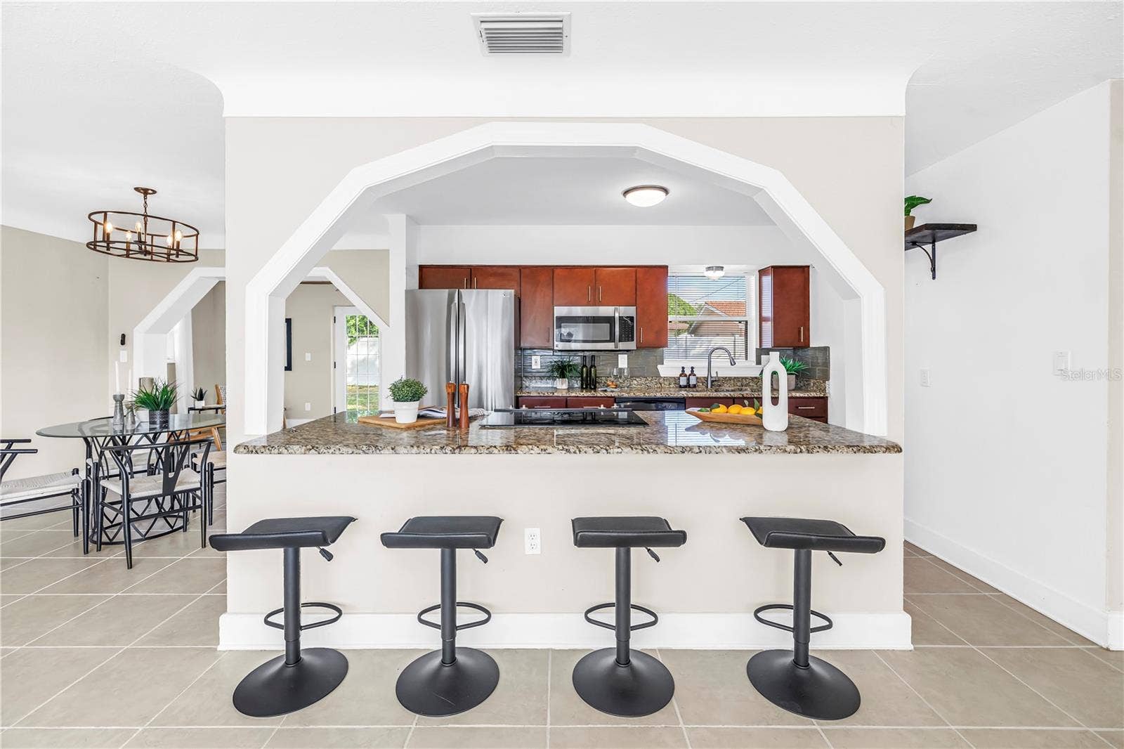 6173 37TH AVENUE N, St Petersburg, FL 33710
