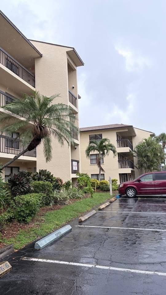 315 30TH AVENUE W, #B104, Bradenton, FL 34205 Parking/Front