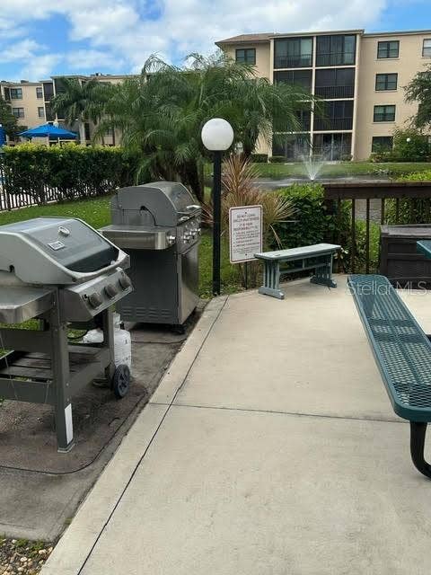 315 30TH AVENUE W, #B104, Bradenton, FL 34205 Community BBQ