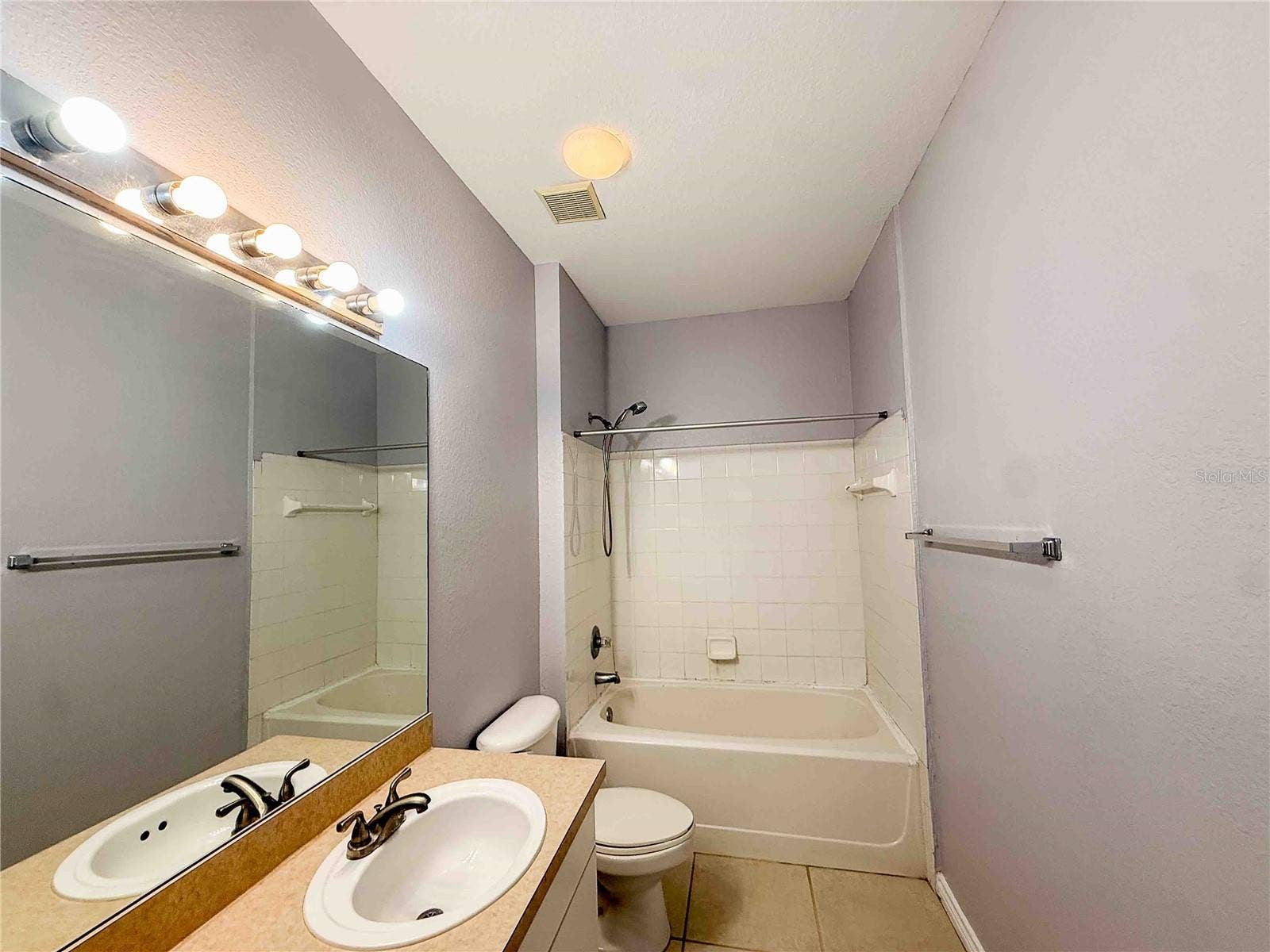 Bedroom 2 ensuite bathroom