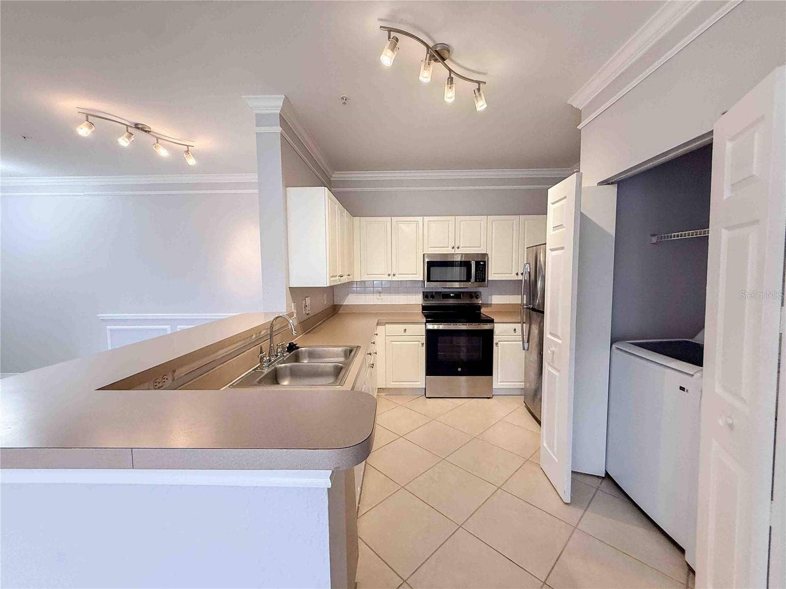 Kitchen and Laundry area