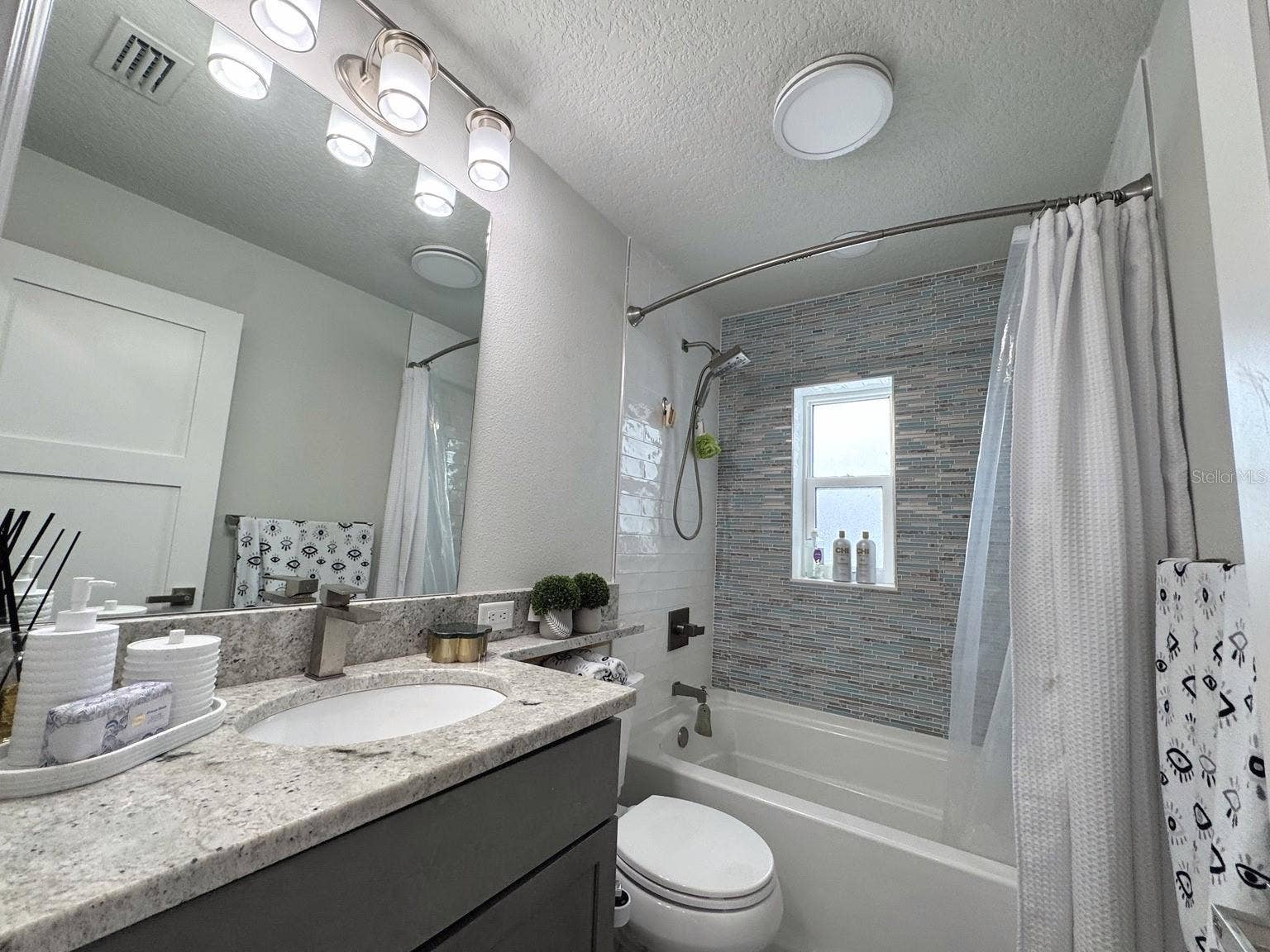 759 KINGSTON COURT, Apollo Beach, FL 33572 759 KINGSTON COURT, Apollo Beach, FL 33572