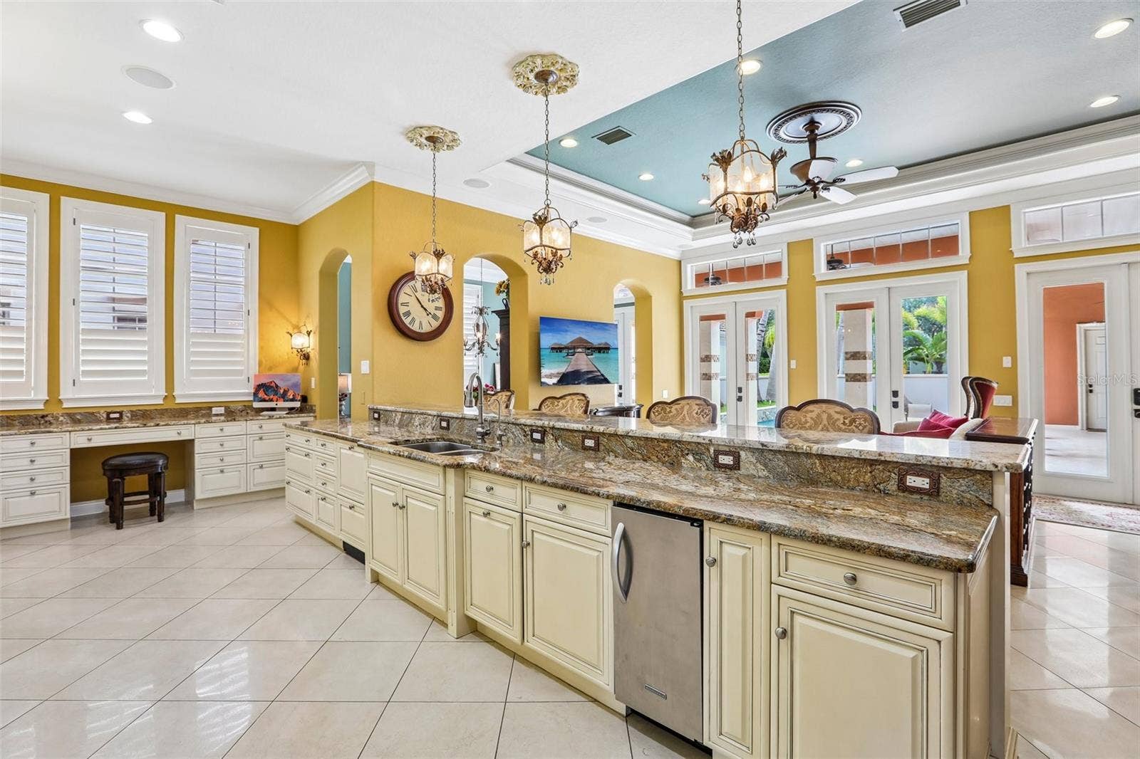 4912 YACHT CLUB, Tampa, FL 33616