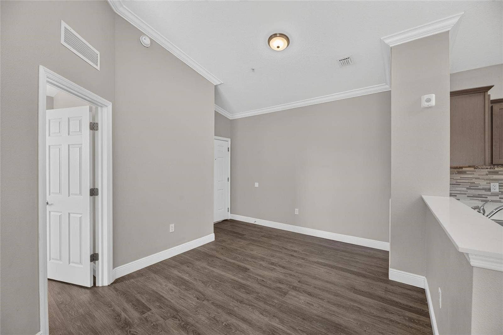 5617 LEGACY CRESCENT PLACE, #301, Riverview, FL 33578 5617 LEGACY CRESCENT PLACE, #301, Riverview, FL 33578