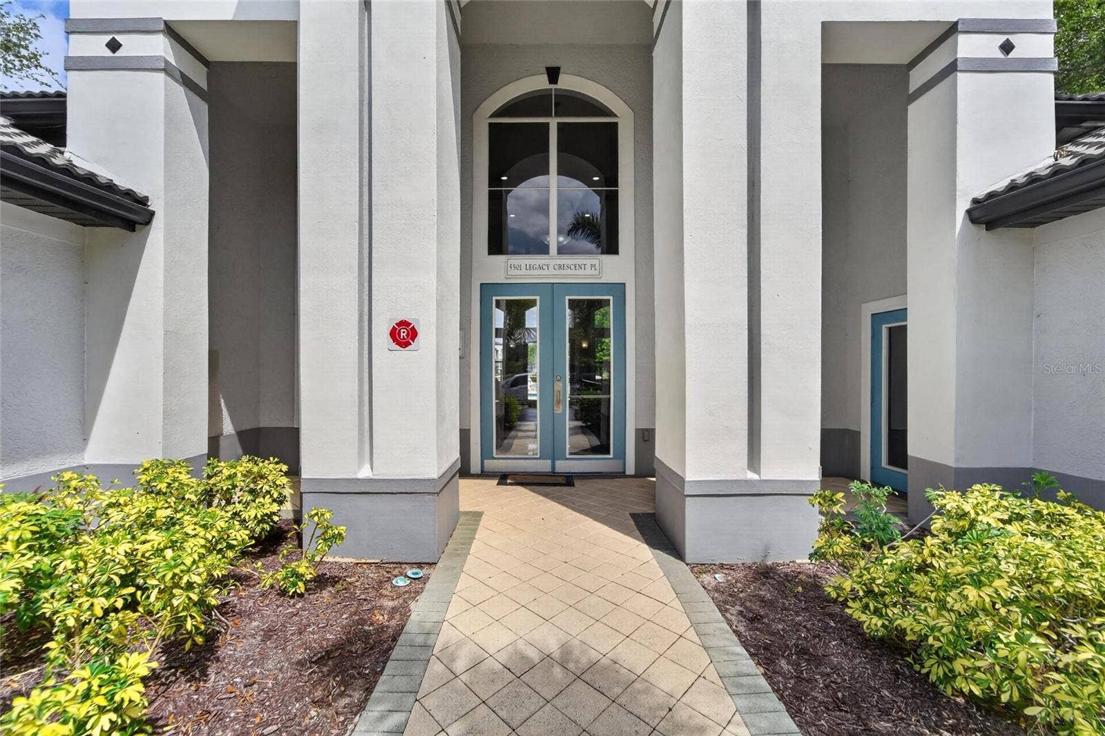 5617 LEGACY CRESCENT PLACE, #301, Riverview, FL 33578 5617 LEGACY CRESCENT PLACE, #301, Riverview, FL 33578
