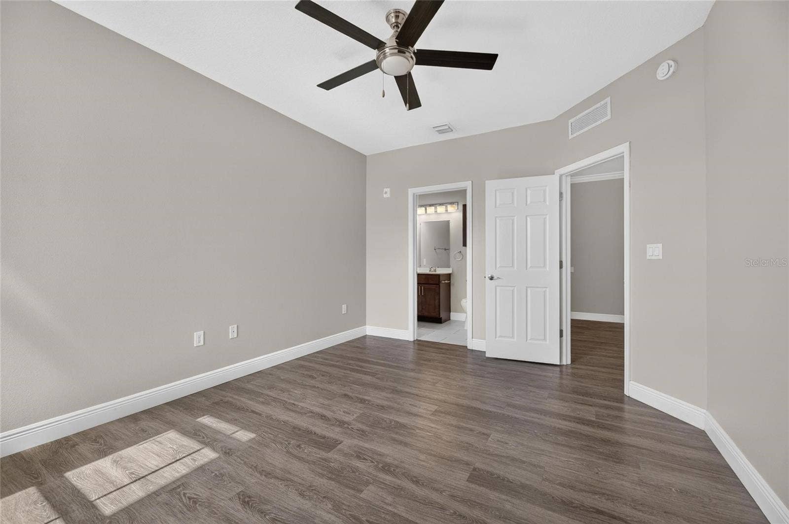 5617 LEGACY CRESCENT PLACE, #301, Riverview, FL 33578 5617 LEGACY CRESCENT PLACE, #301, Riverview, FL 33578