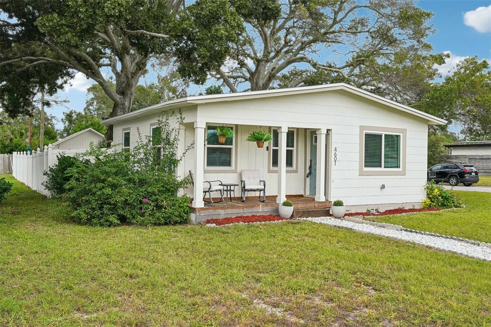 4601 16TH AVENUE N, St Petersburg, FL 33713 4601 16TH AVENUE N, St Petersburg, FL 33713
