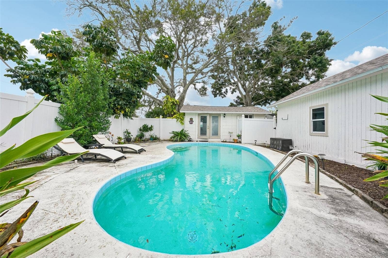 4601 16TH AVENUE N, St Petersburg, FL 33713 4601 16TH AVENUE N, St Petersburg, FL 33713