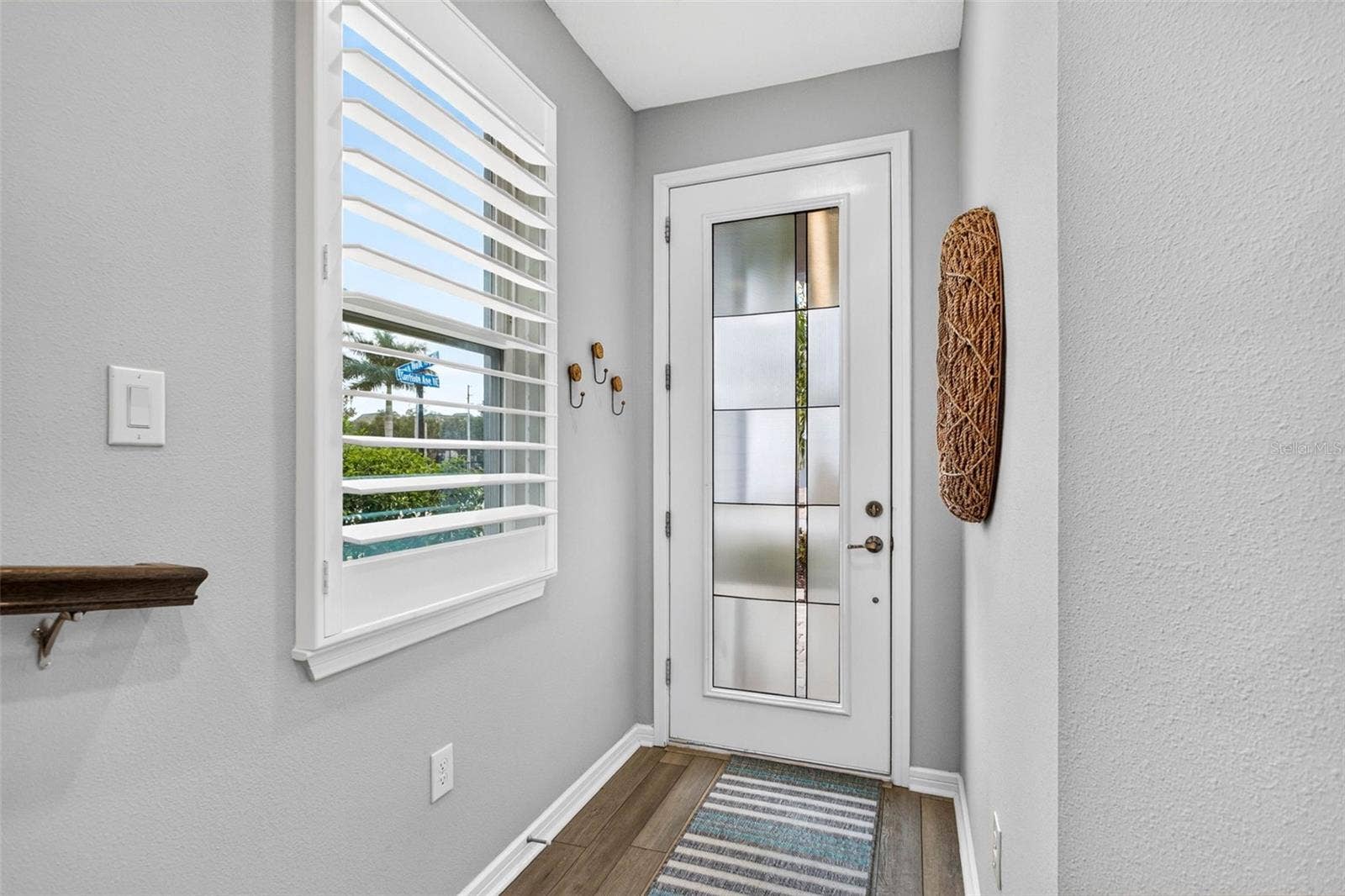 11211 BEACH WALK WAY NE, St Petersburg, FL 33716 Entrance