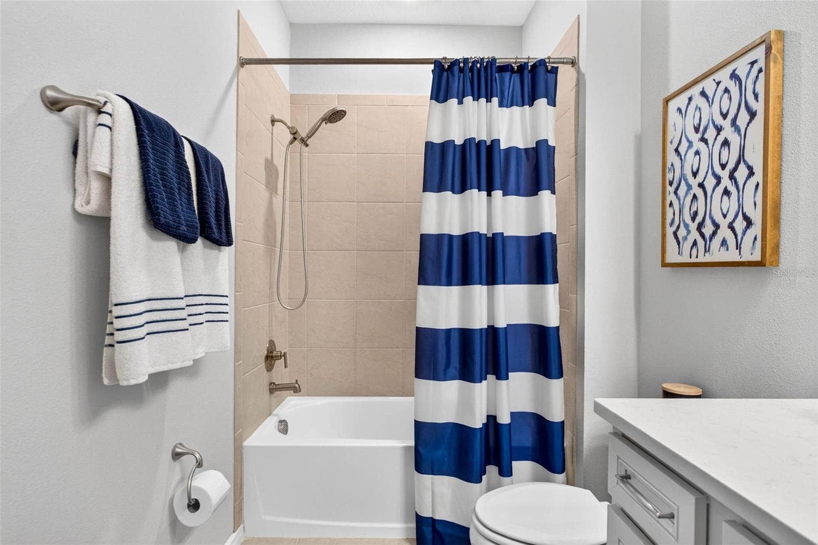11211 BEACH WALK WAY NE, St Petersburg, FL 33716 Tub & Shower Combo