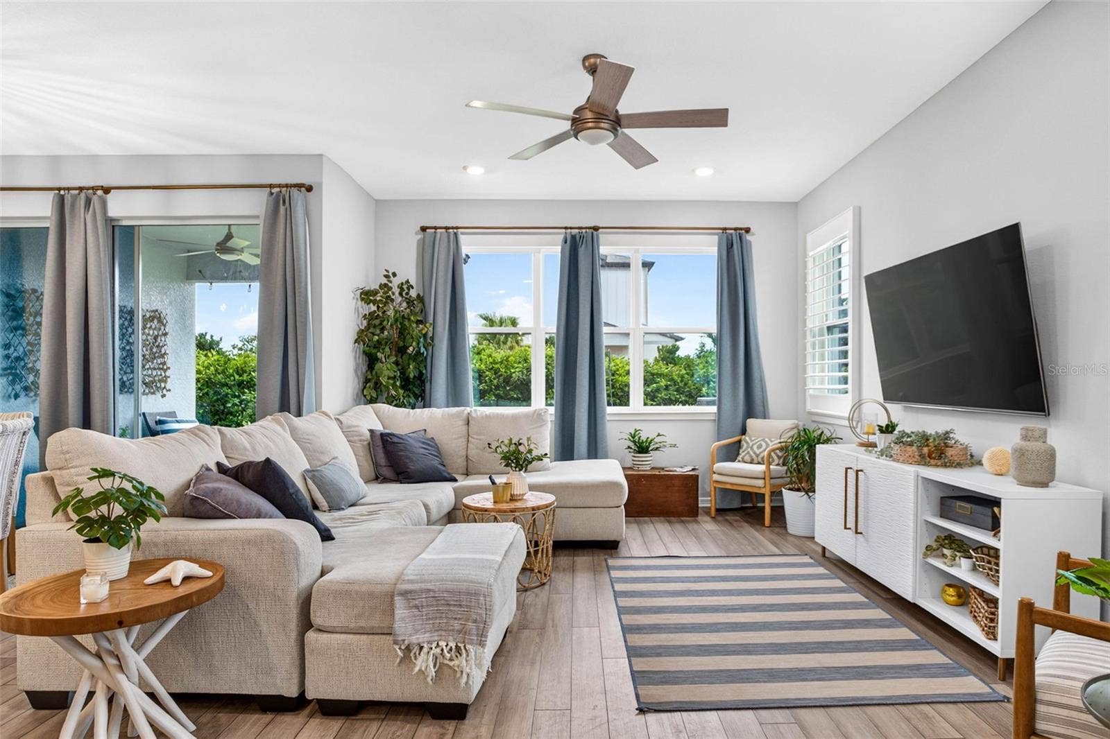 11211 BEACH WALK WAY NE, St Petersburg, FL 33716 Bright Open Living