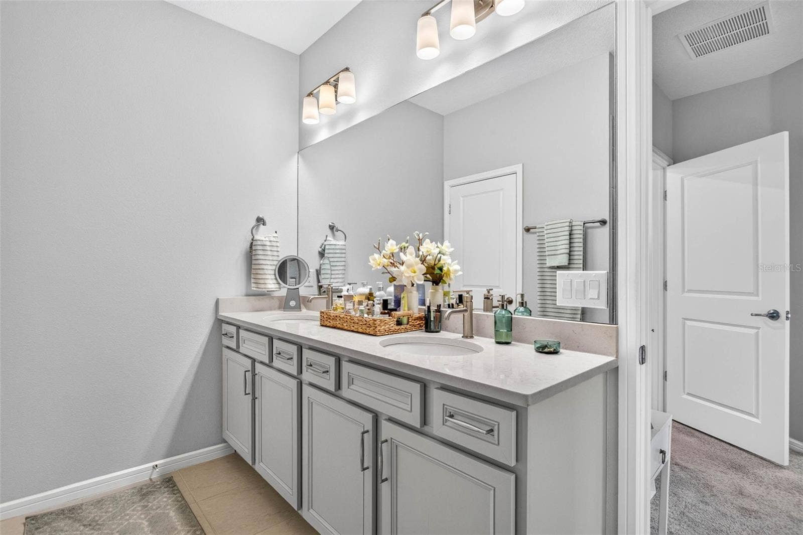 11211 BEACH WALK WAY NE, St Petersburg, FL 33716 Primary Double Vanities