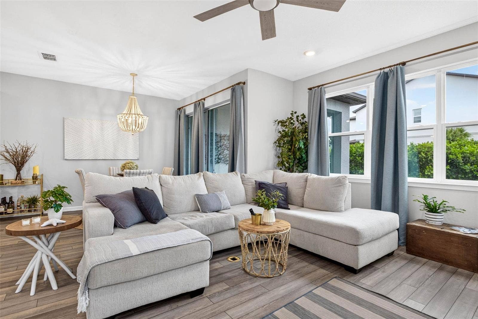 11211 BEACH WALK WAY NE, St Petersburg, FL 33716 Family / Dining Combo