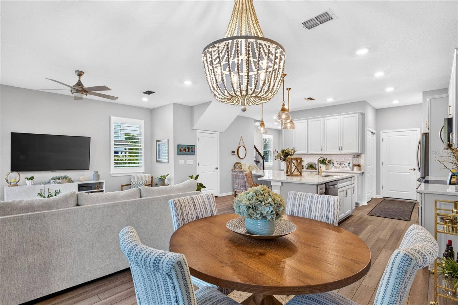 11211 BEACH WALK WAY NE, St Petersburg, FL 33716 Open Plan Living