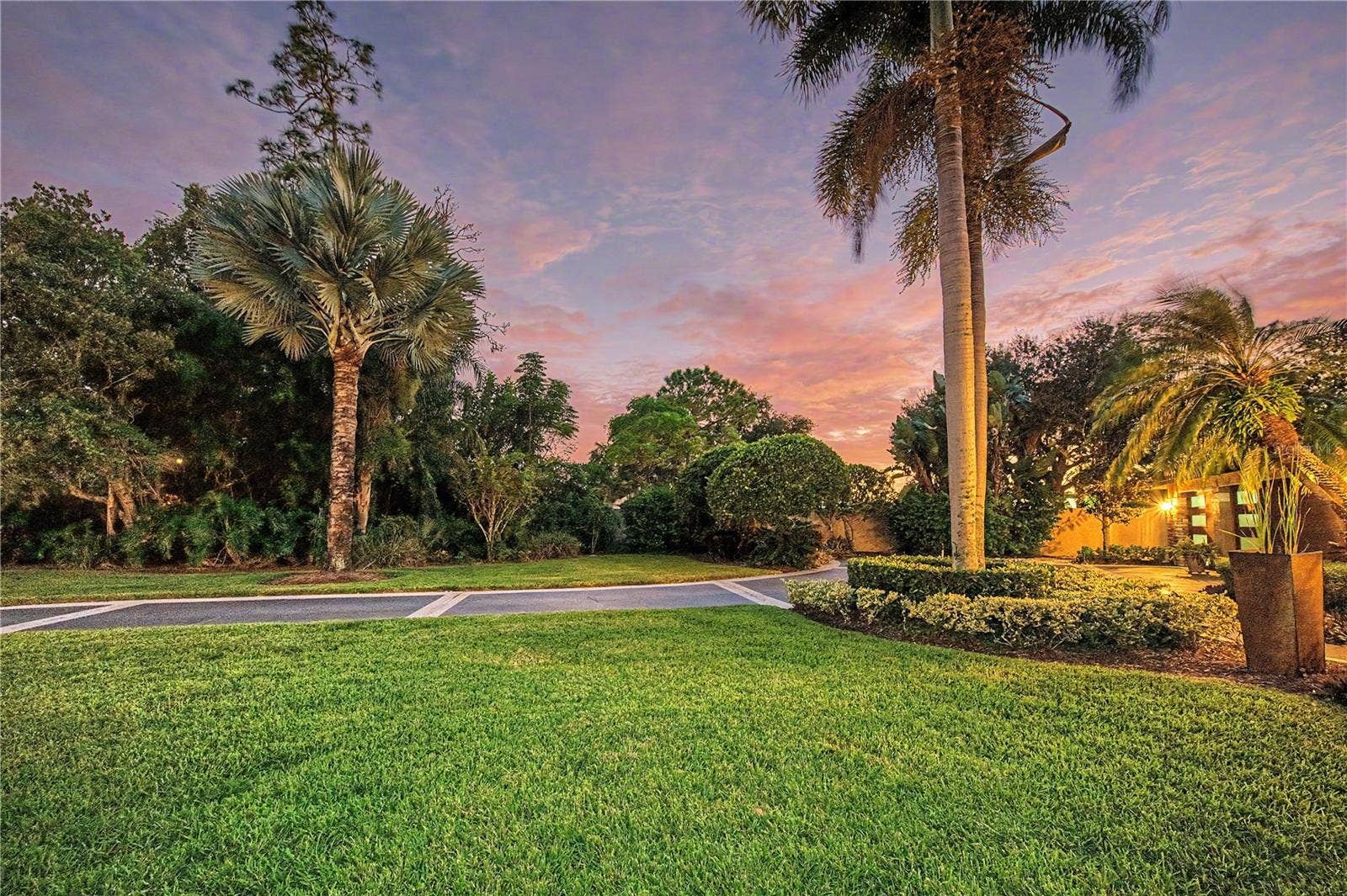 1334 FALLSMEADE COURT, Oldsmar, FL 34677 1334 FALLSMEADE COURT, Oldsmar, FL 34677