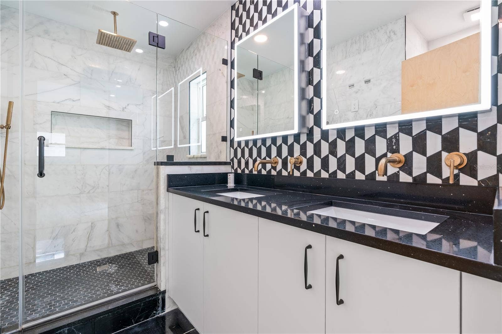 123 8TH STREET, Belleair Beach, FL 33786 primary bathroom