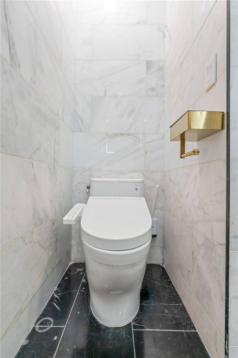 123 8TH STREET, Belleair Beach, FL 33786 primary bathroom