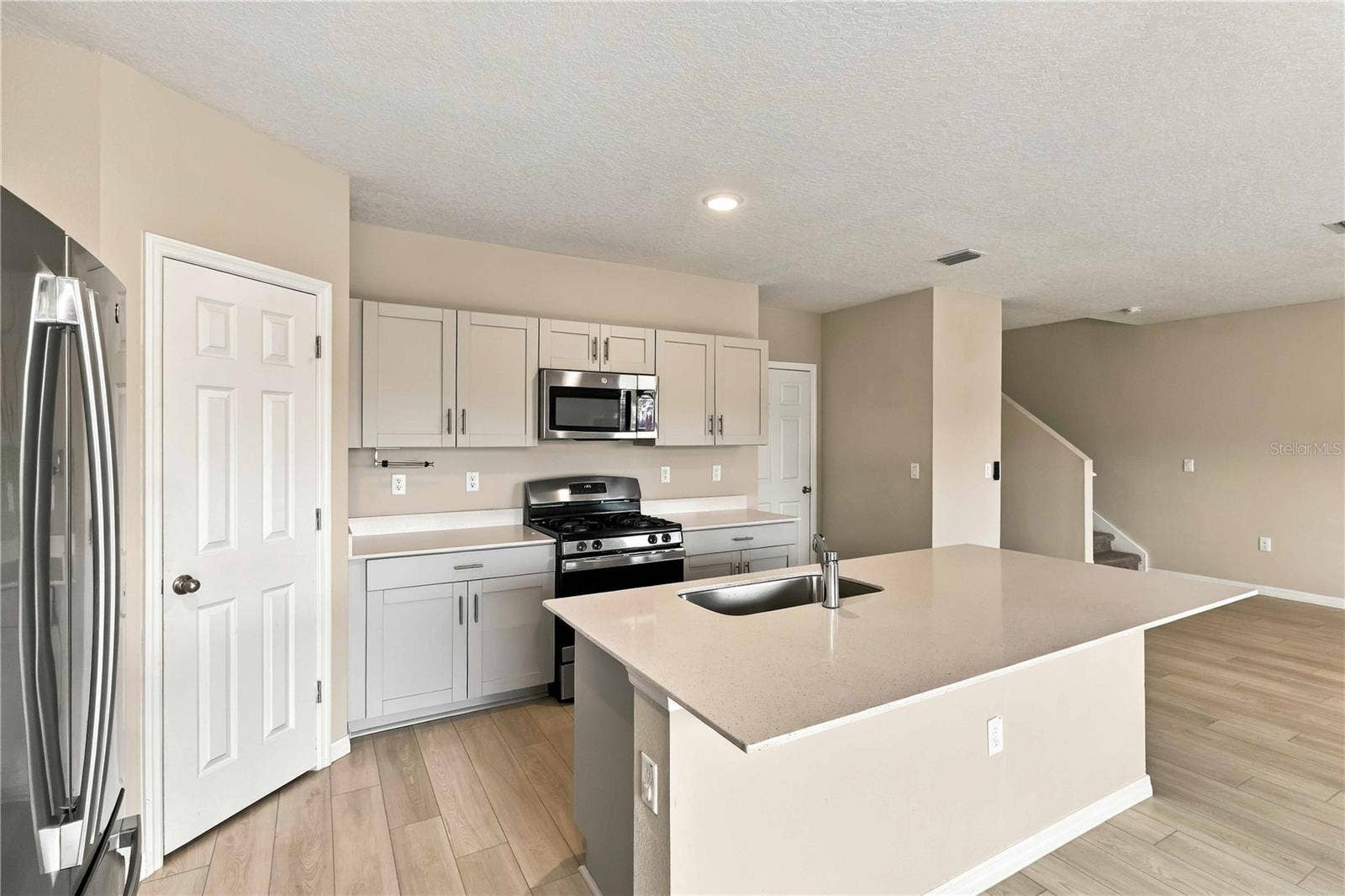 5513 SUMMER SUNSET DRIVE, Apollo Beach, FL 33572 5513 SUMMER SUNSET DRIVE, Apollo Beach, FL 33572