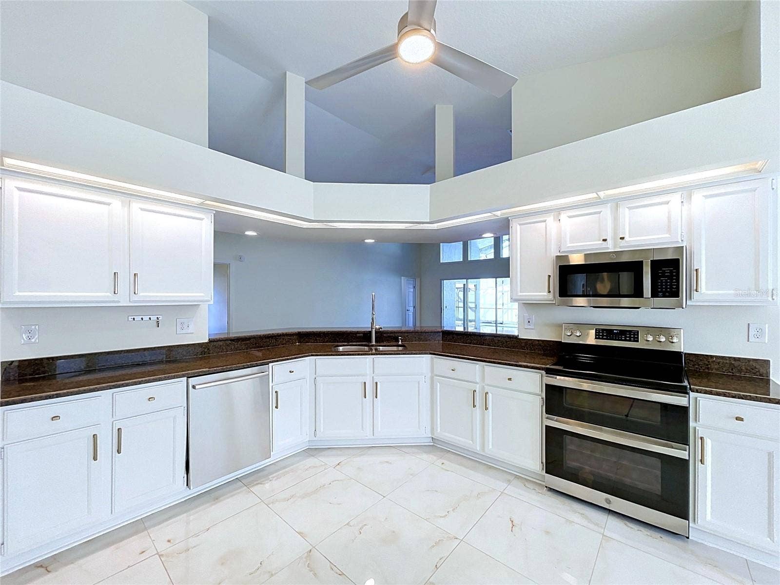 17505 WOODTHRUSH PLACE, Tampa, FL 33647