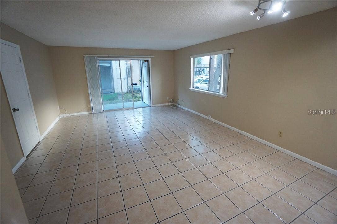 Extra Windows (end unit)