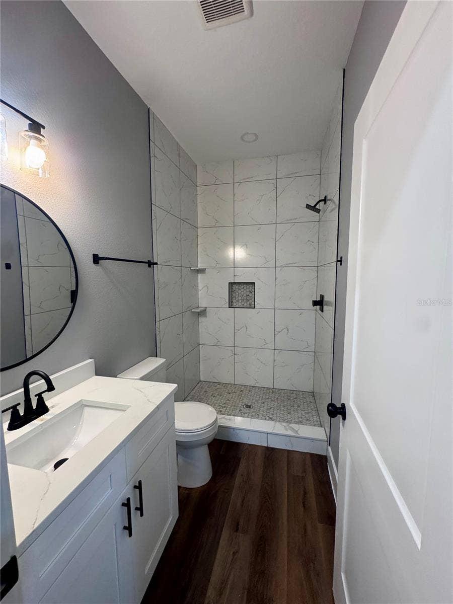 406 4TH STREET, Wimauma, FL 33598 Second Bathroom