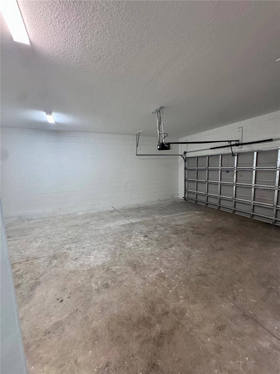 406 4TH STREET, Wimauma, FL 33598 Garage