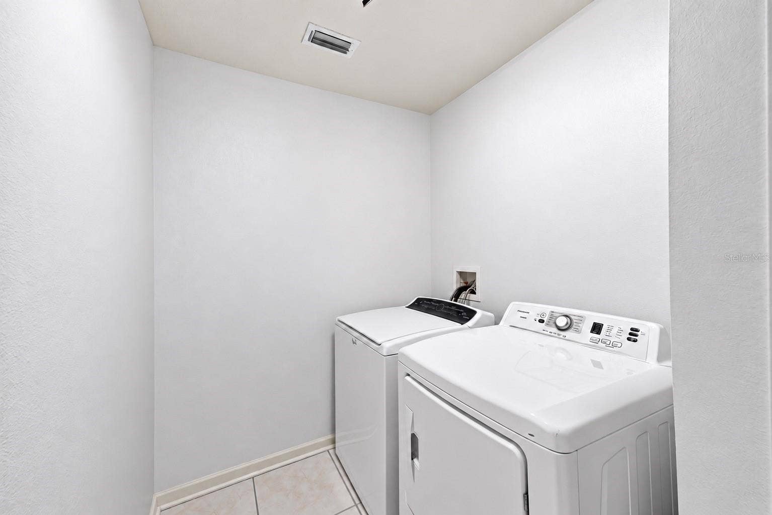 5229 ALGERINE PLACE, Wesley Chapel, FL 33544 5229 ALGERINE PLACE, Wesley Chapel, FL 33544
