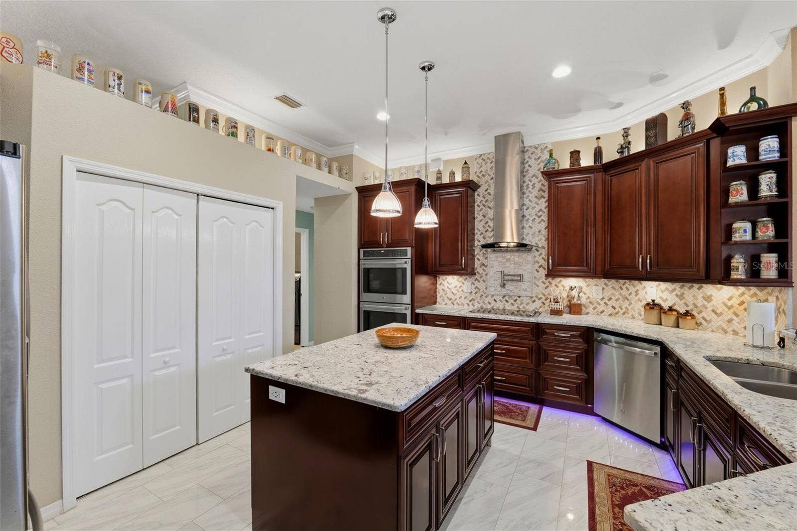 5113 COOPERS HAWK COURT, Valrico, FL 33596 5113 COOPERS HAWK COURT, Valrico, FL 33596