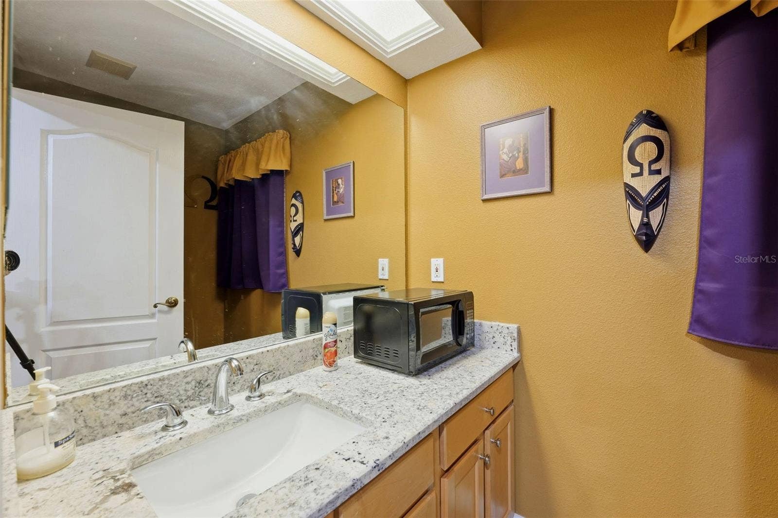 5113 COOPERS HAWK COURT, Valrico, FL 33596 Media Room Bathroom