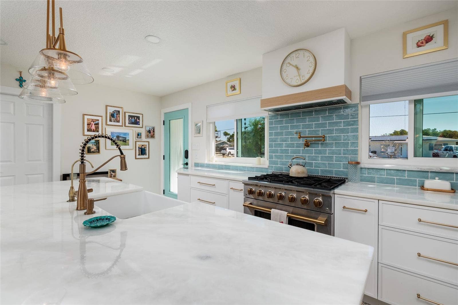 9298 SUN ISLE DRIVE NE, St Petersburg, FL 33702