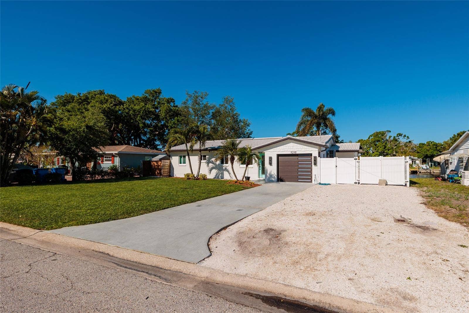 9298 SUN ISLE DRIVE NE, St Petersburg, FL 33702