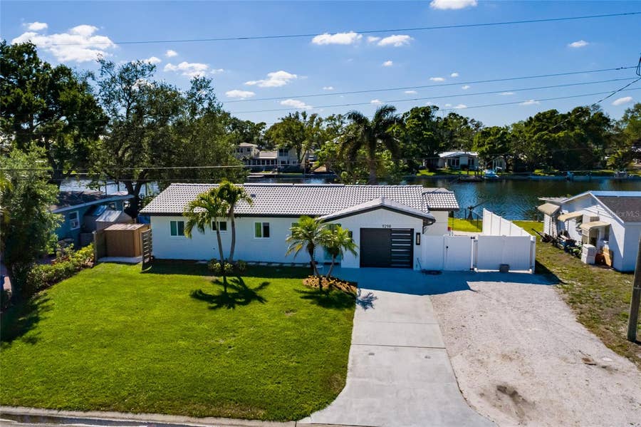 Property photo for 9298 SUN ISLE DRIVE NE, St Petersburg, FL