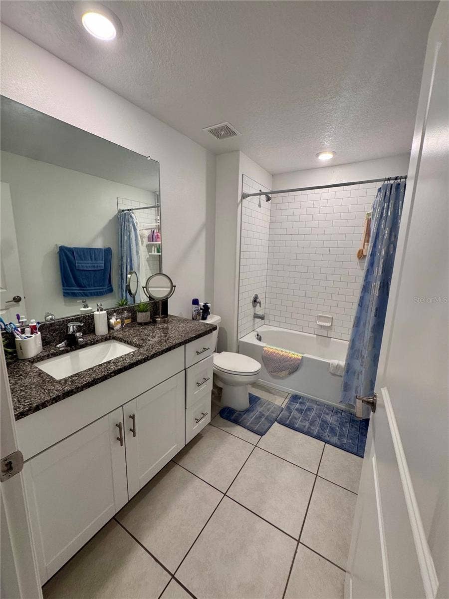 5535 BLUE AZURE DRIVE, Wimauma, FL 33598 Second bathroom