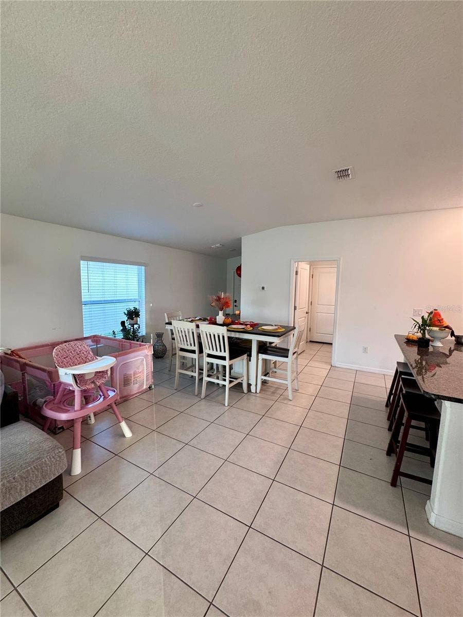 5535 BLUE AZURE DRIVE, Wimauma, FL 33598 dining/entrance