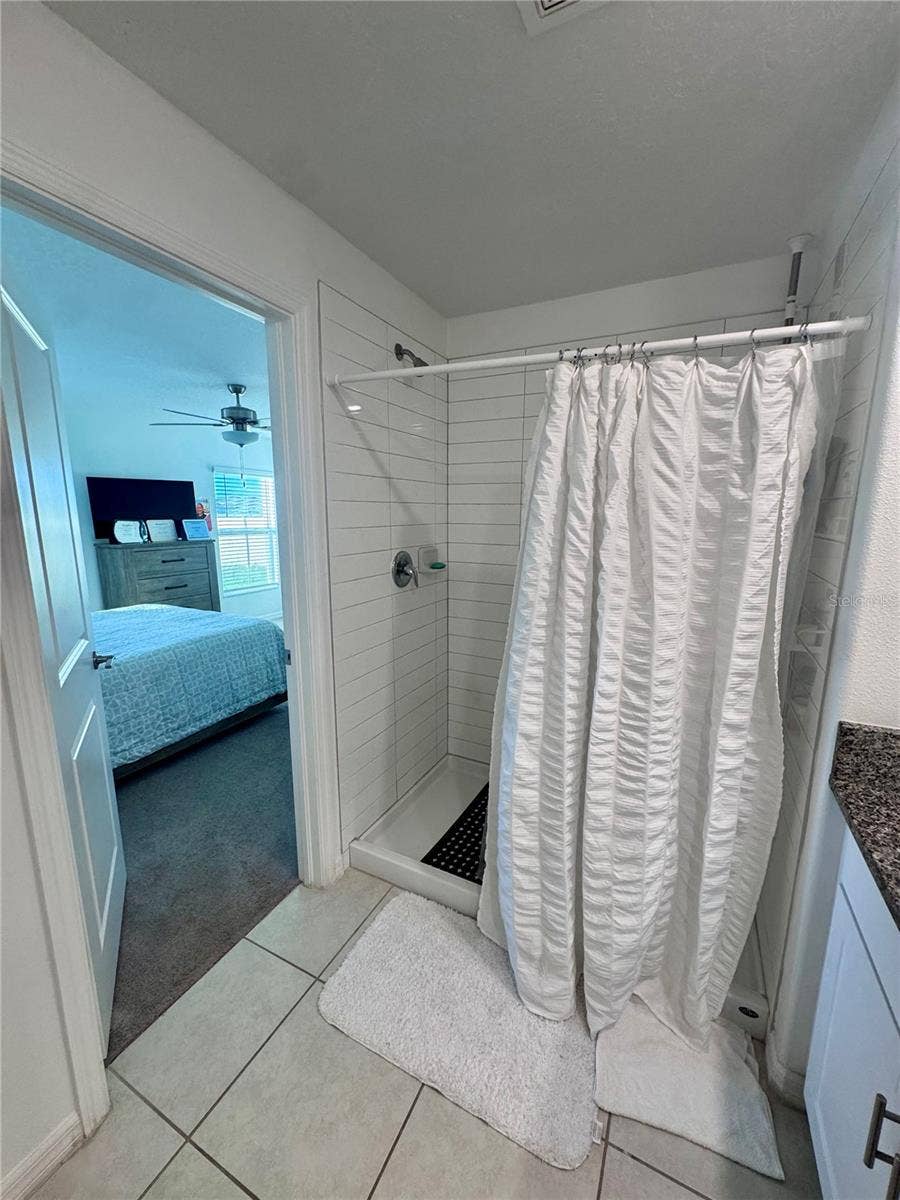 5535 BLUE AZURE DRIVE, Wimauma, FL 33598 Primary bathroom