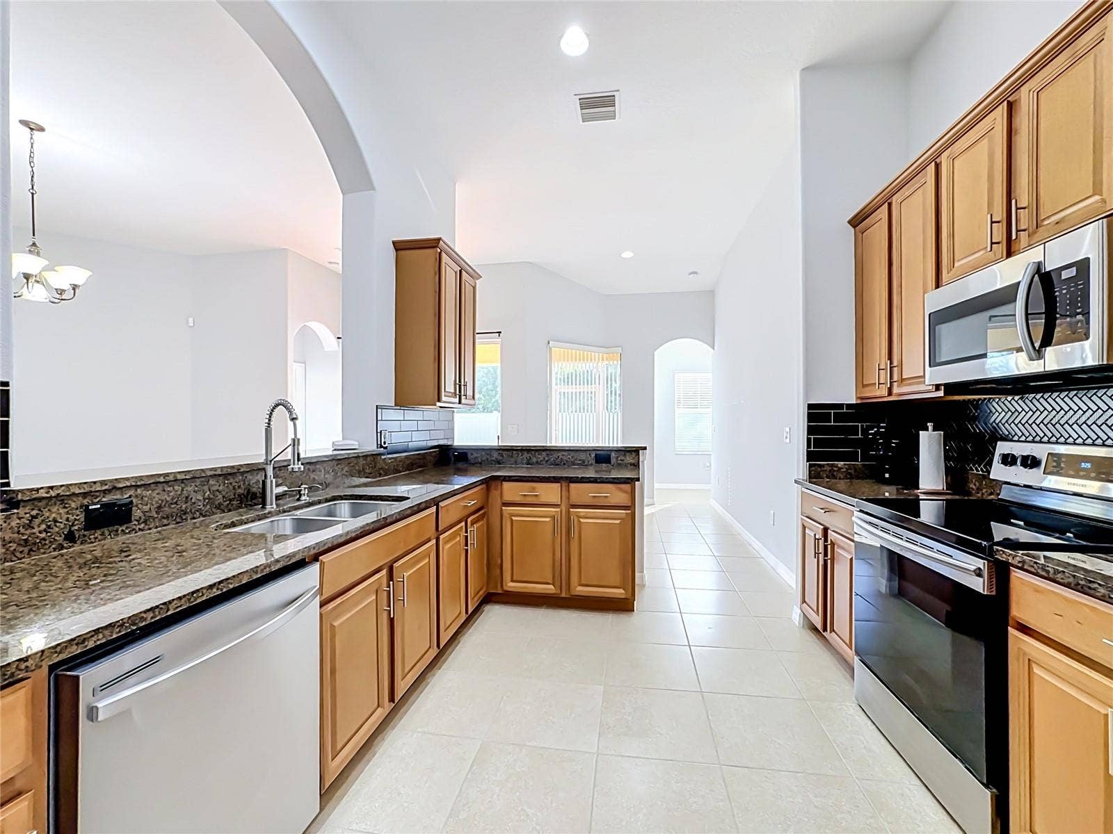 13303 GRAHAM YARDEN DRIVE, Riverview, FL 33579 kitichen