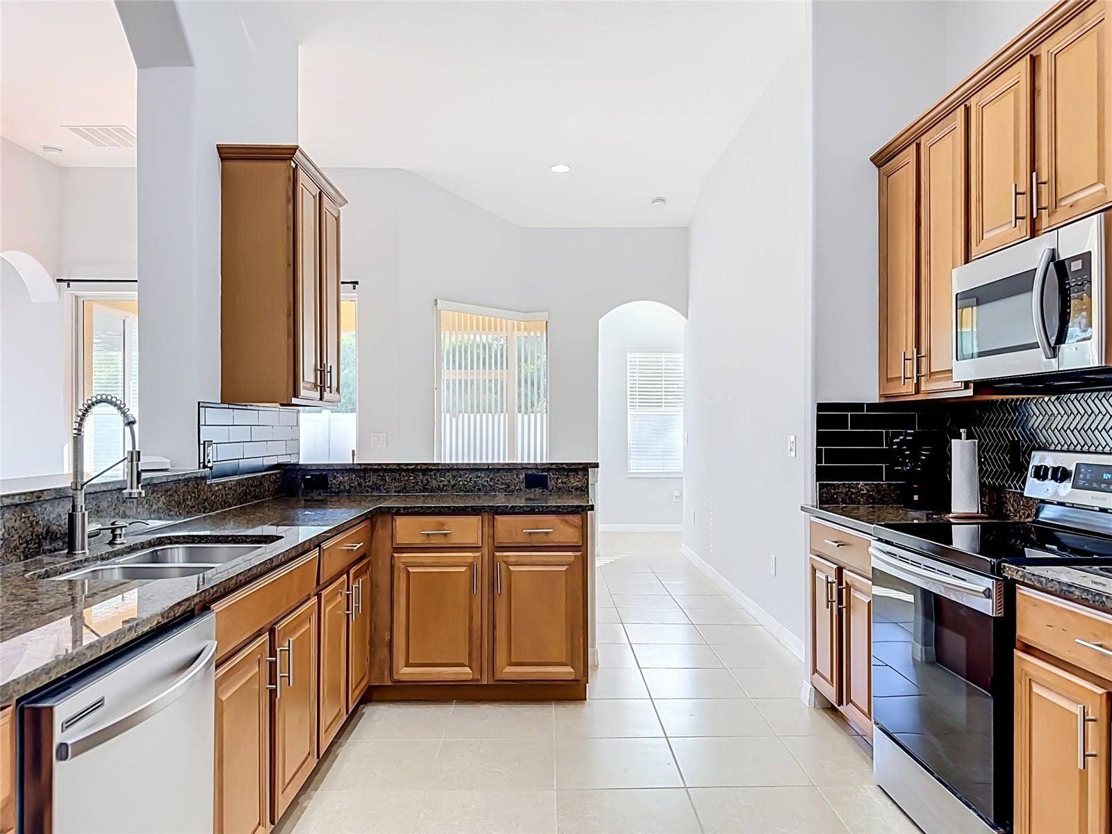 13303 GRAHAM YARDEN DRIVE, Riverview, FL 33579 kitchen